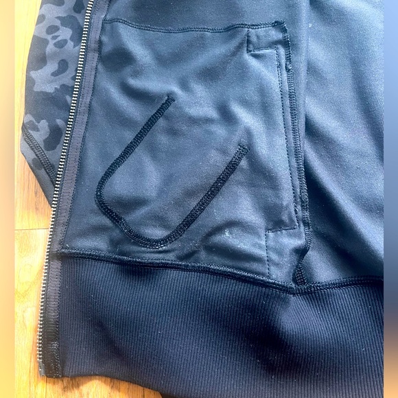 Lululemon womens leopard print black and gray hoodie jacket Size 4 - Picture 10 of 10